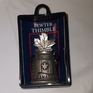 Canada Souvenir Pewter Thimble with Maple Leaf Design